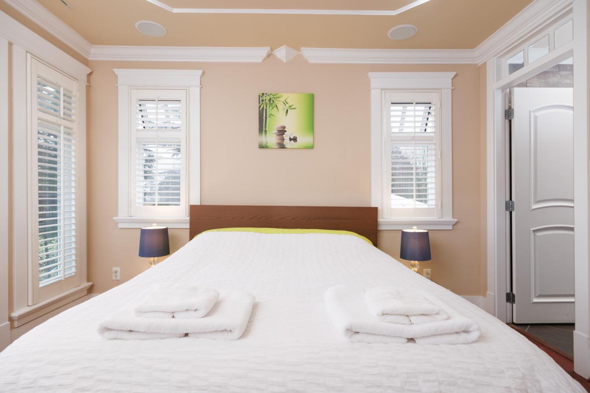 Oakridge Luxury Homestay Vancouver Exterior photo