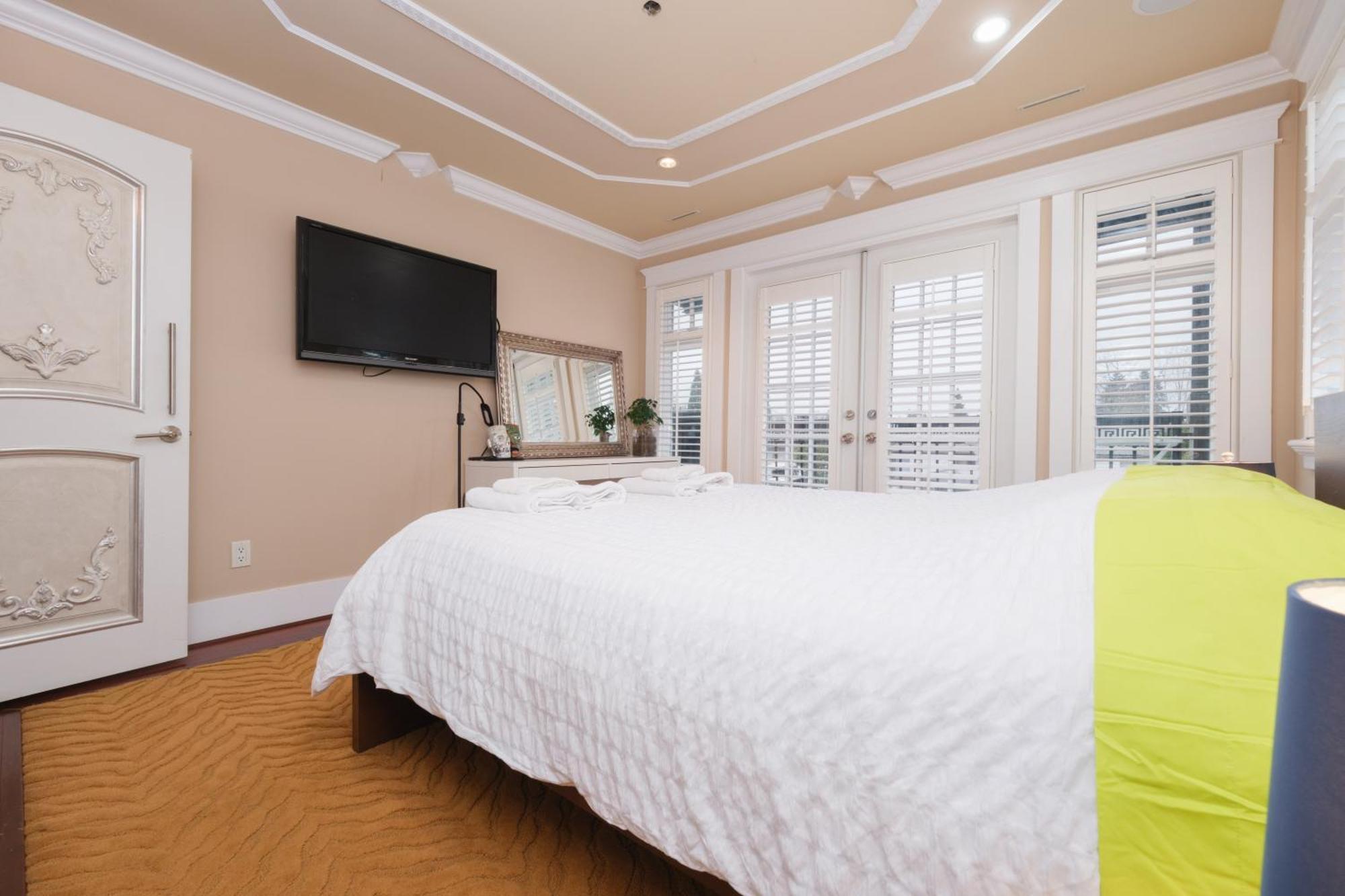 Oakridge Luxury Homestay Vancouver Exterior photo