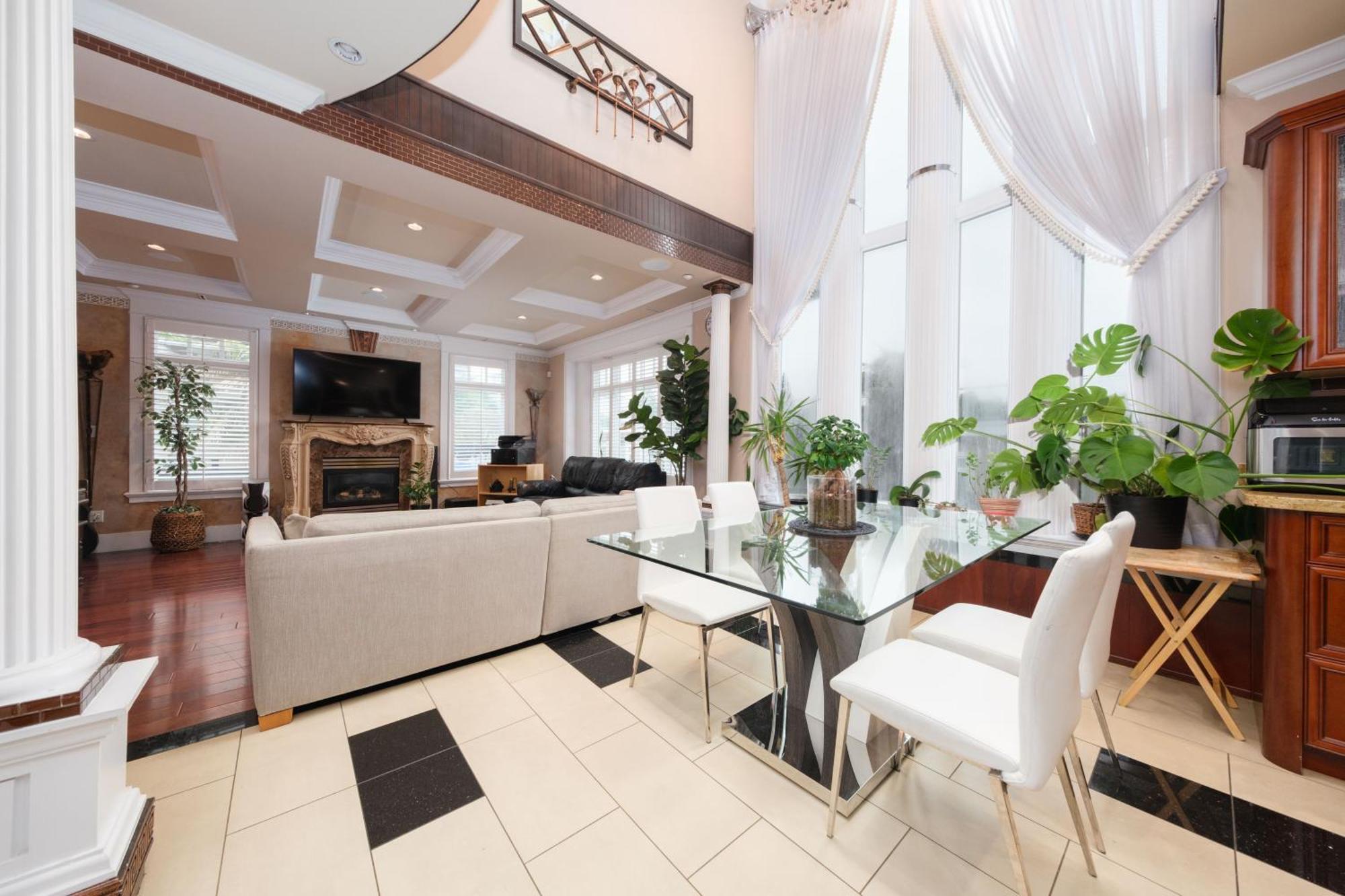Oakridge Luxury Homestay Vancouver Exterior photo