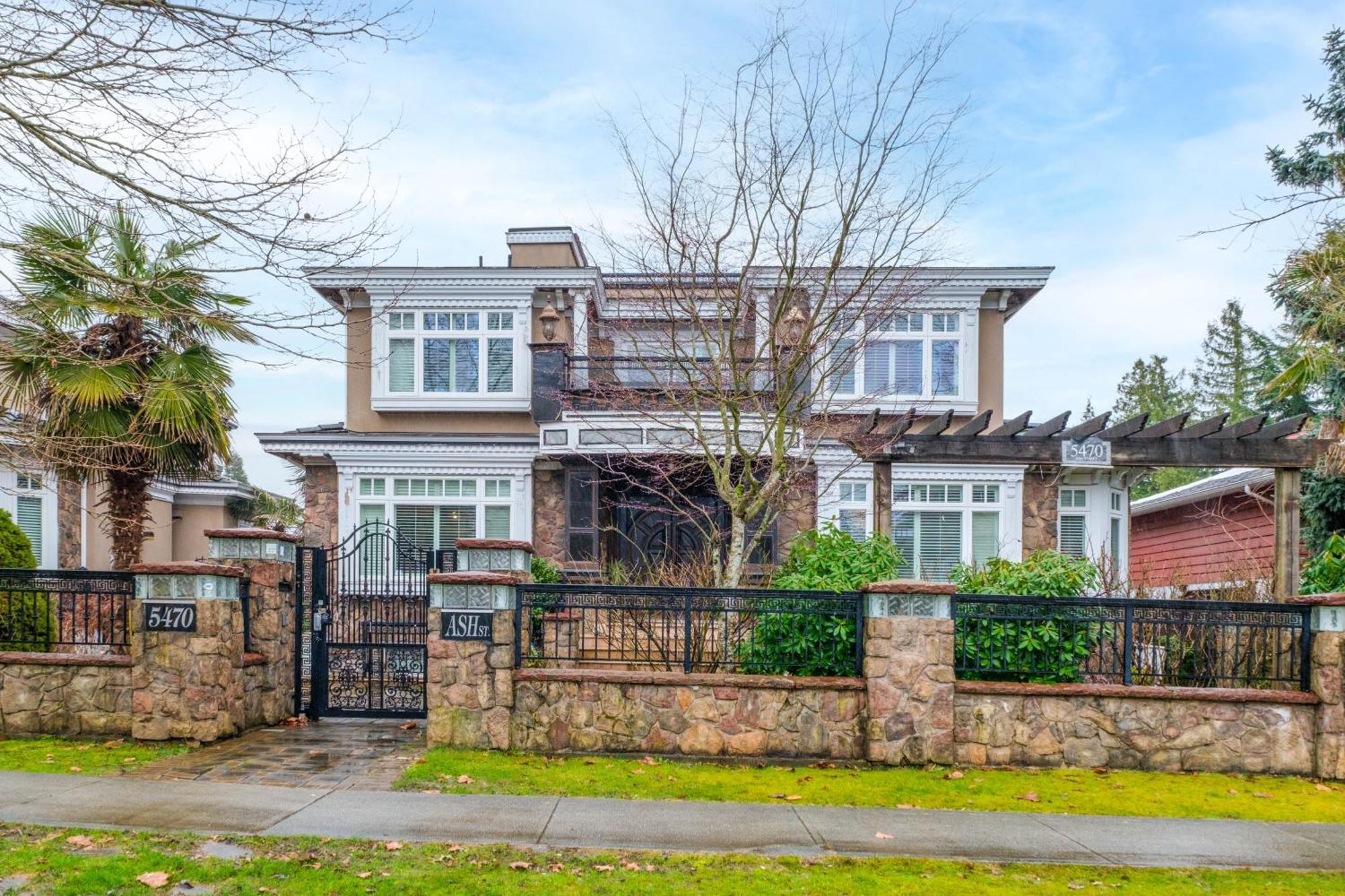 Oakridge Luxury Homestay Vancouver Exterior photo
